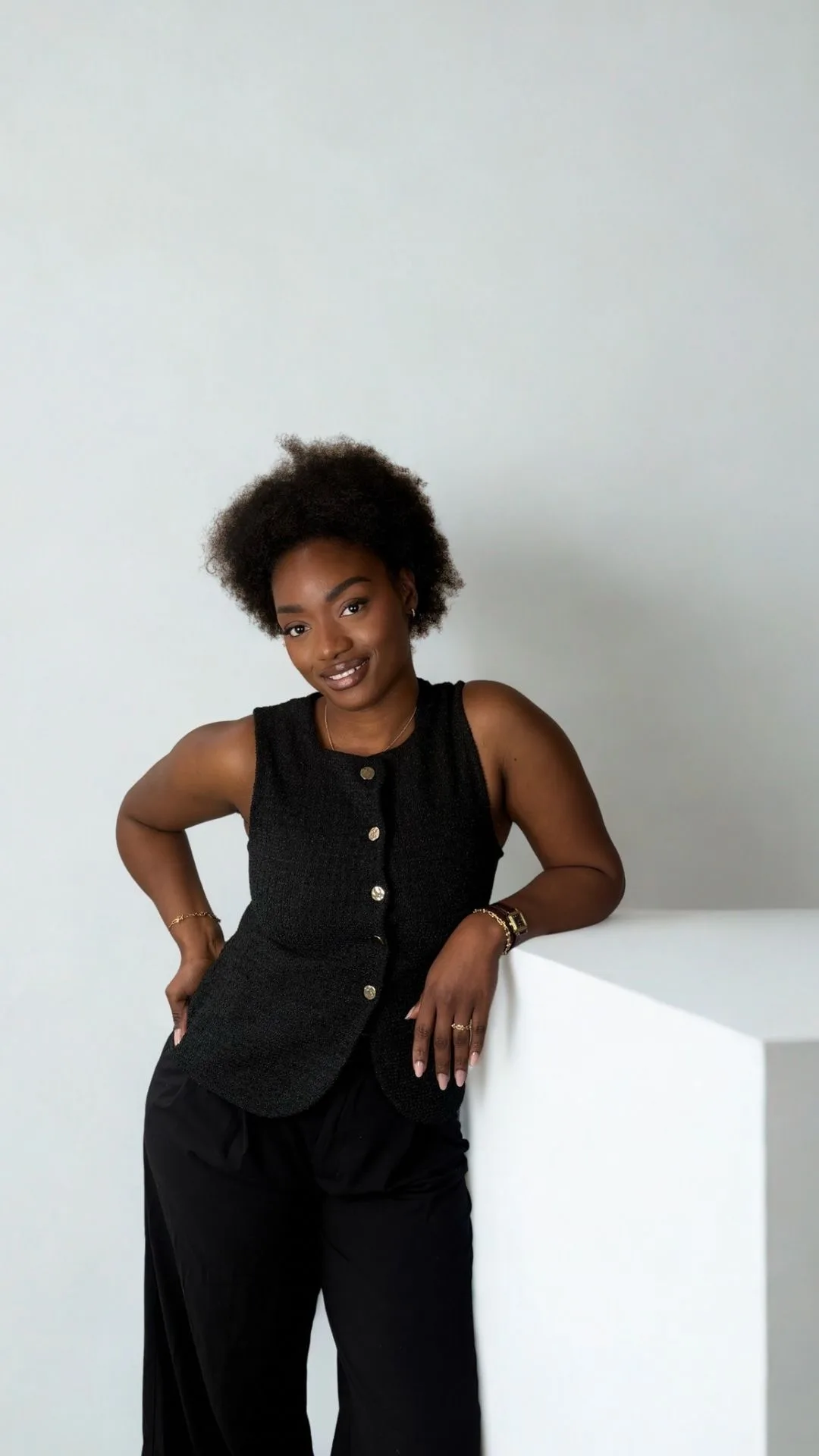 Cyrielle, prothésiste ongulaire, au salon CM NAILS Bordeaux