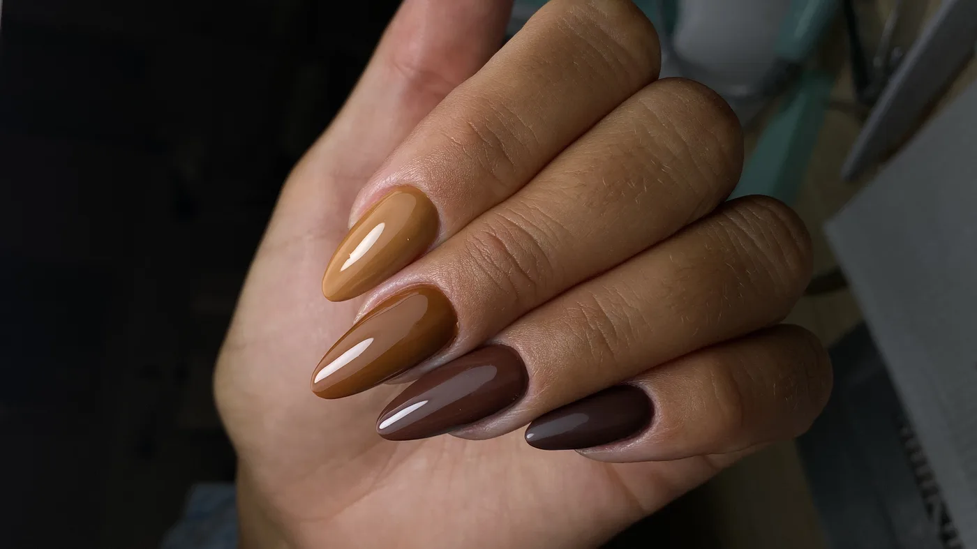 Rallongement au chablon, nude profond — CM NAILS Bordeaux
